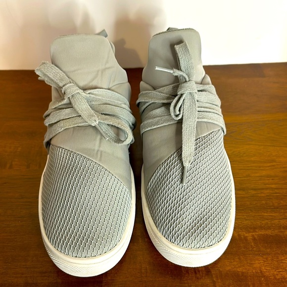 Steve Madden Shoes - Steve Madden Lancer Women’s gray tennis shoes size 7.5 M